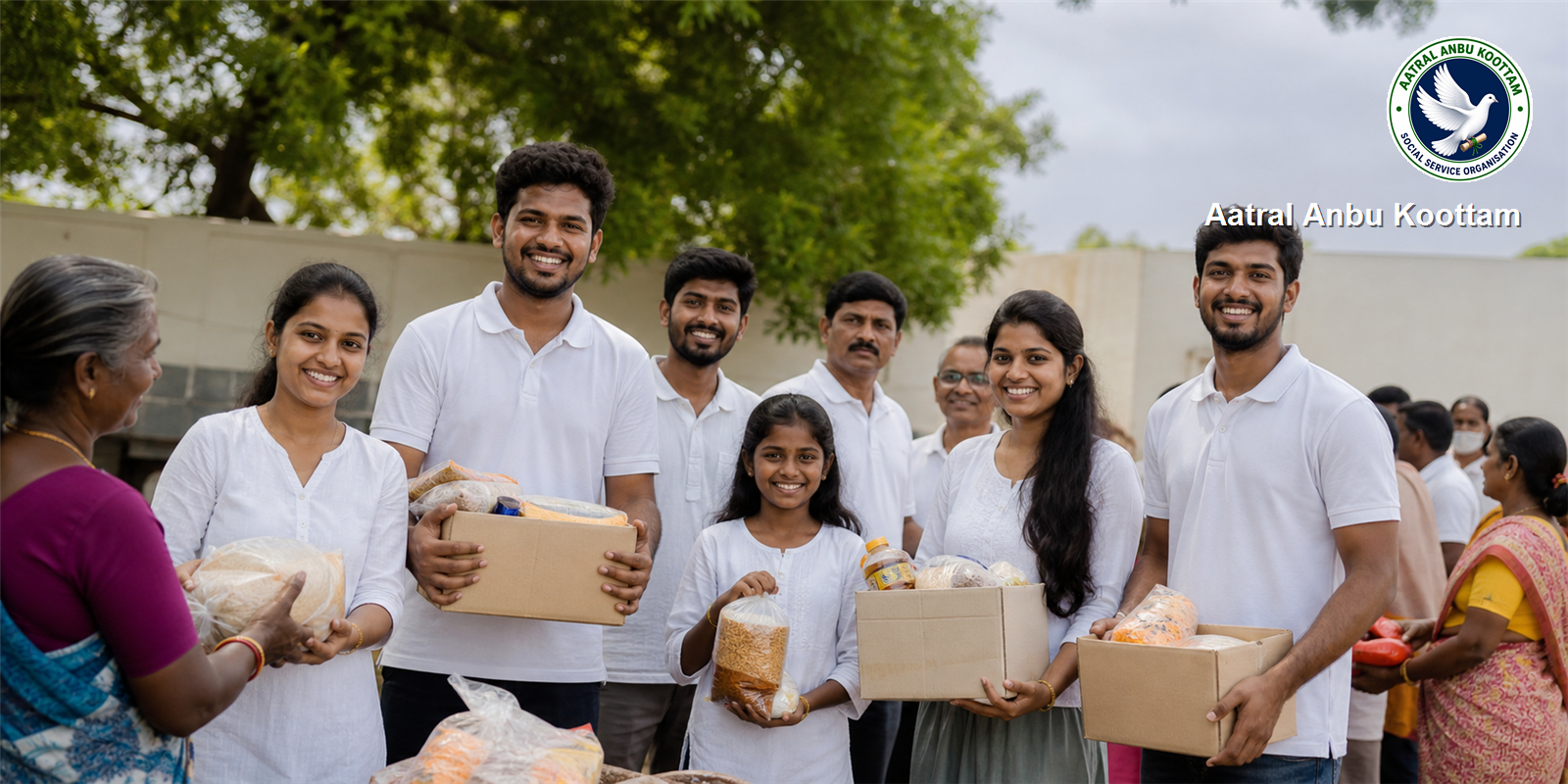 Aatral Anbu Koottam volunteer group photo